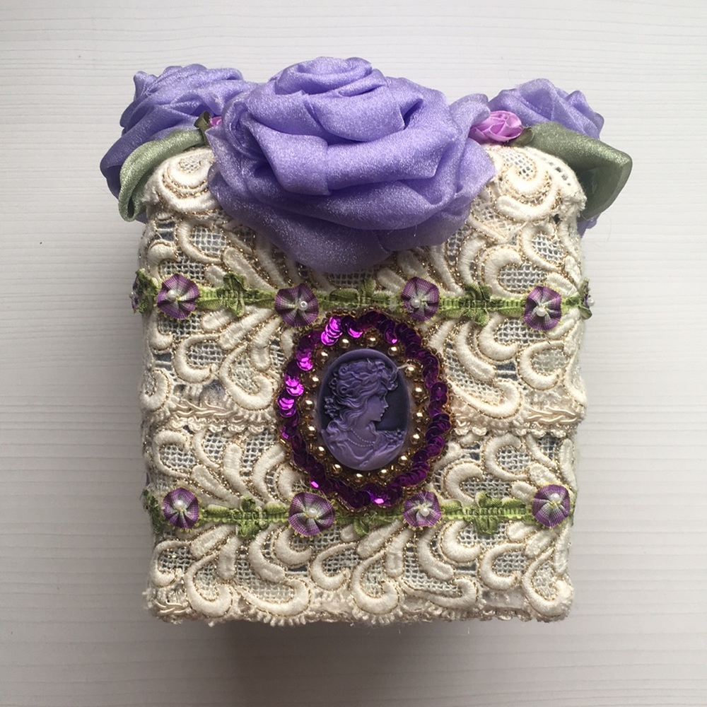 Victorian tissue box